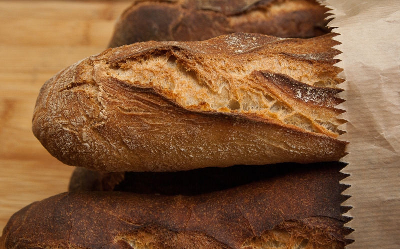 boulangerie-CARNOULES-min_dish-food-baking-cuisine-bread-bakery-399077-pxhere.com